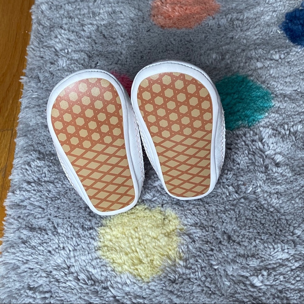 Vans - Picture 2 of 3